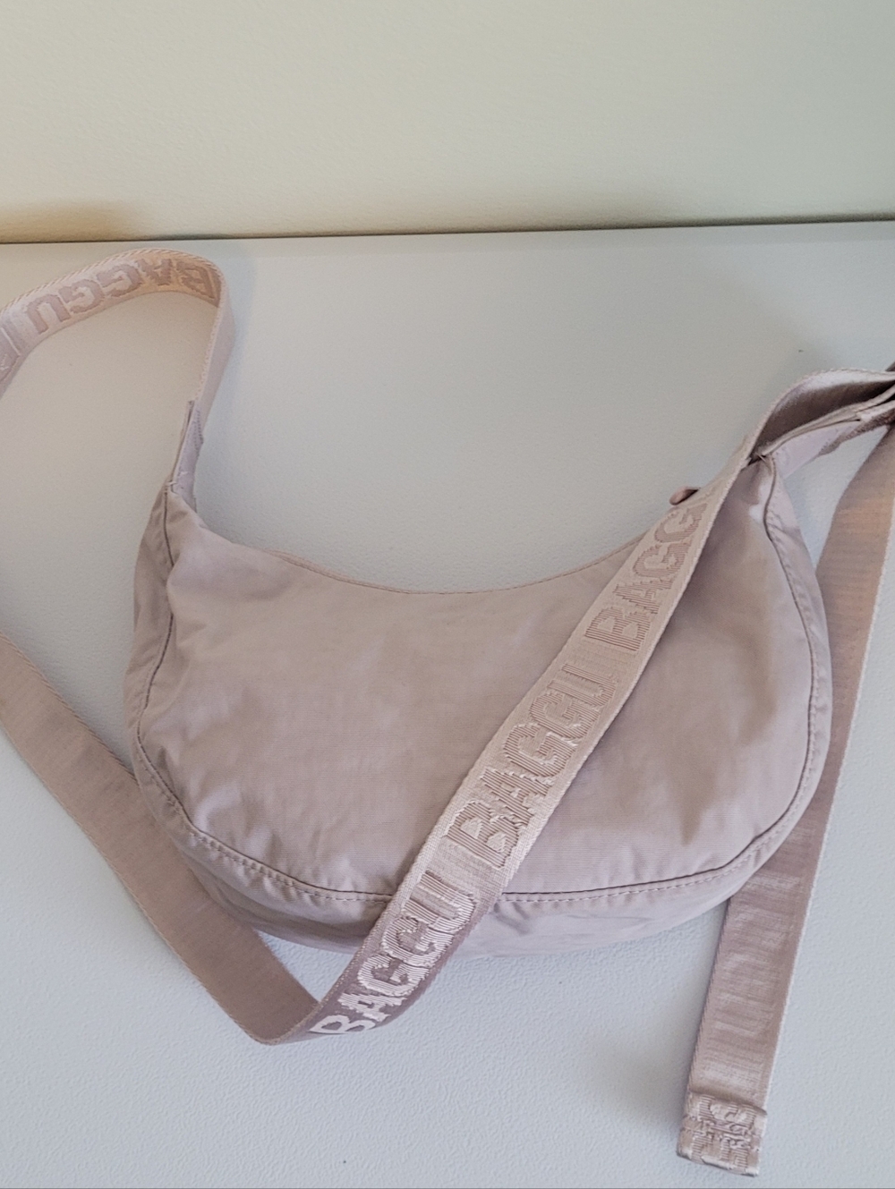 BAGGU Dusty Pink Small Crescent Crossbody or Shoulder Bag - Picture 9 of 11